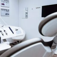 Co ile chodzić do dentysty, aby uniknąć problemów z zębami?