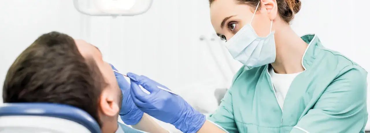 Zdjęcie Czy dentysta ma obowiązek przyjąć z bólem? Poznaj swoje prawa