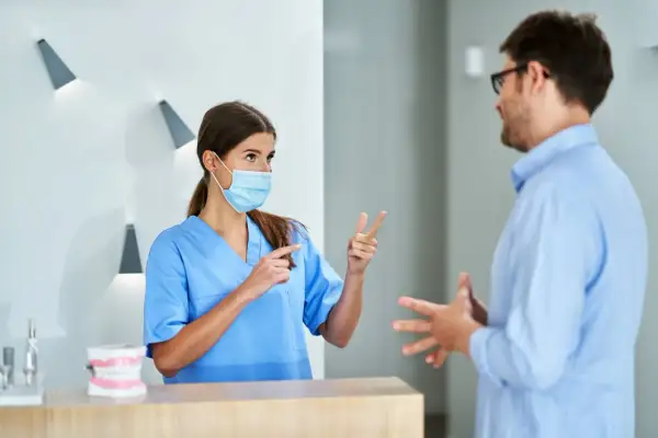 Czy można jeść przed dentystą? Ważne informacje, które musisz znać